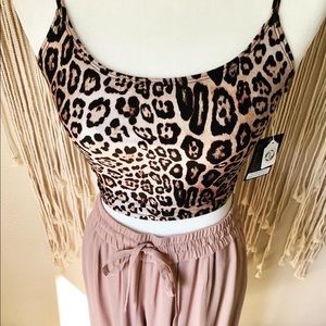 Onzie - Leopard Crop Tank